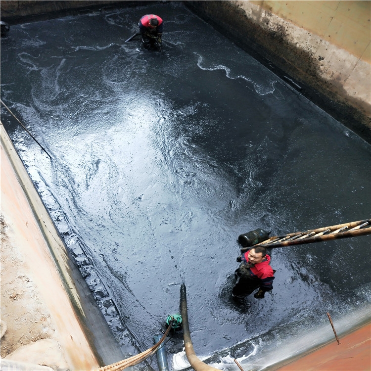 三乡镇废水池清理